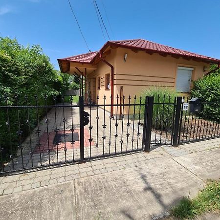Zseki Apartman Hajdúszoboszló 外观 照片