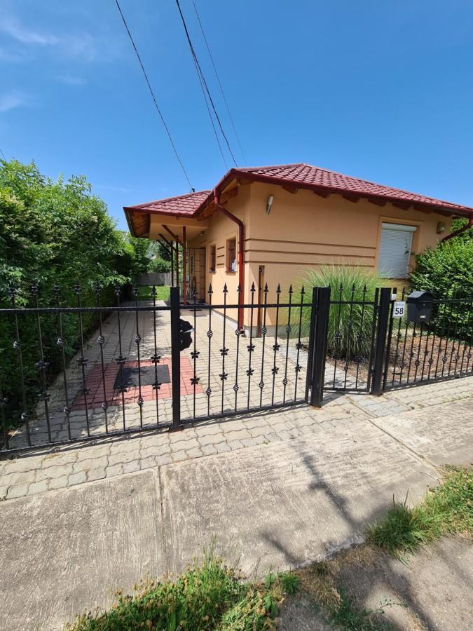 Zseki Apartman Hajdúszoboszló 外观 照片