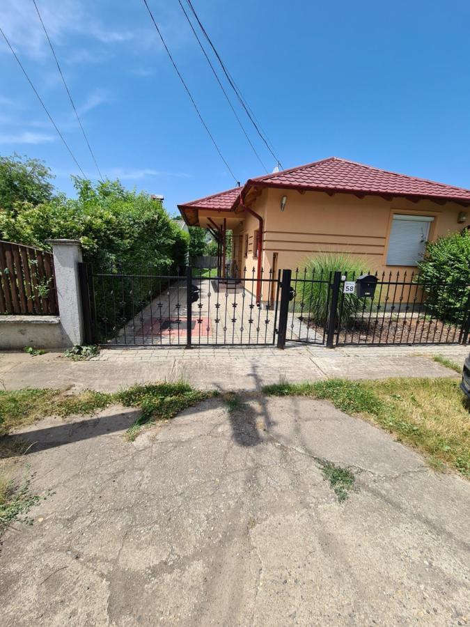 Zseki Apartman Hajdúszoboszló 外观 照片