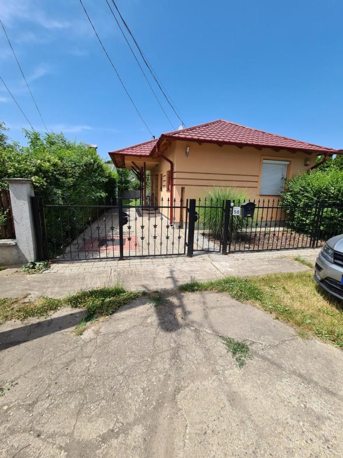 Zseki Apartman Hajdúszoboszló 外观 照片